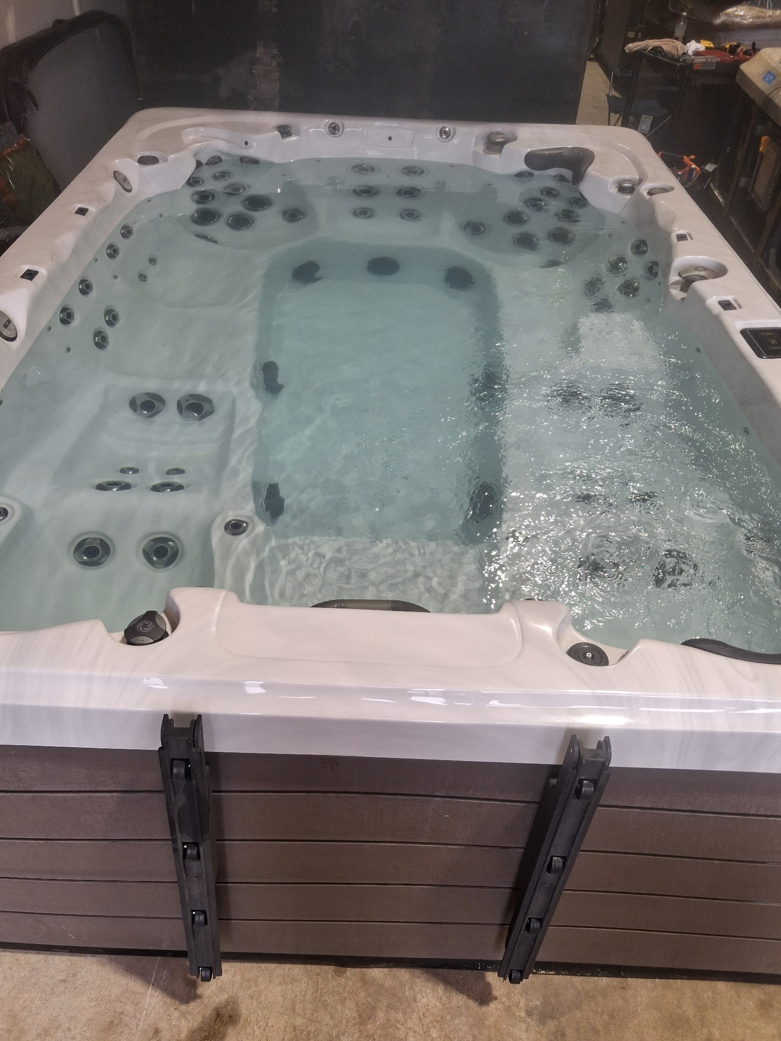 American Whirlpool Model 982 Hot Tub